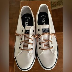 BRAND NEW! Sperry Boat Shoes, size 7.5, white, never worn